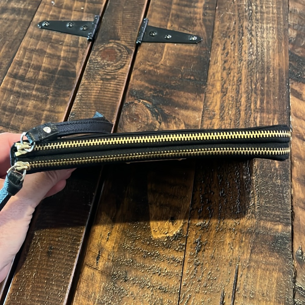 Kate Spade Wilson Road Leoni Black Nylon Wristlet Gold Zip Wallet Clutch - Picture 3 of 6
